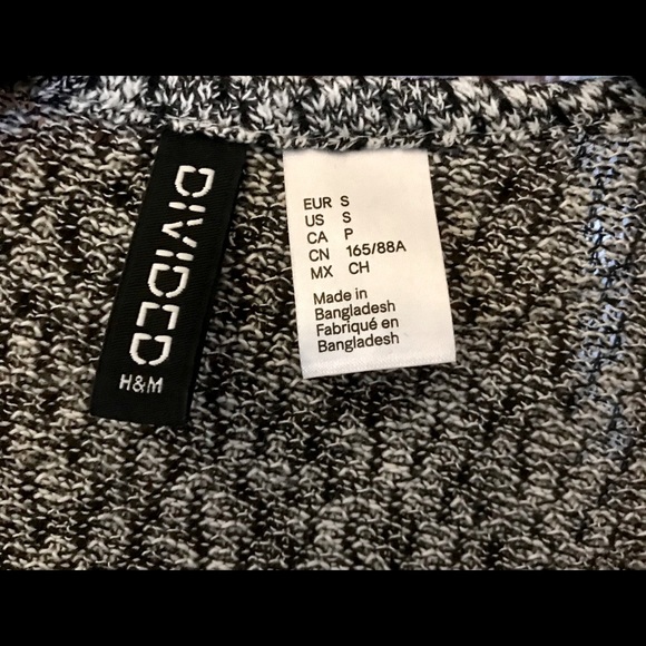 H&M gray and white long cardigan💕🦋 - Picture 3 of 3